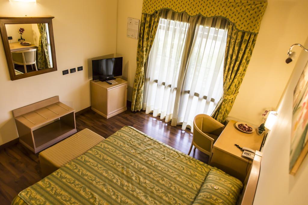 Hotel Regio Rubiera Kamer foto