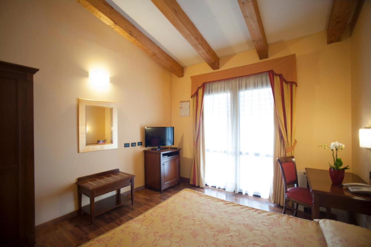 Hotel Regio Rubiera Kamer foto